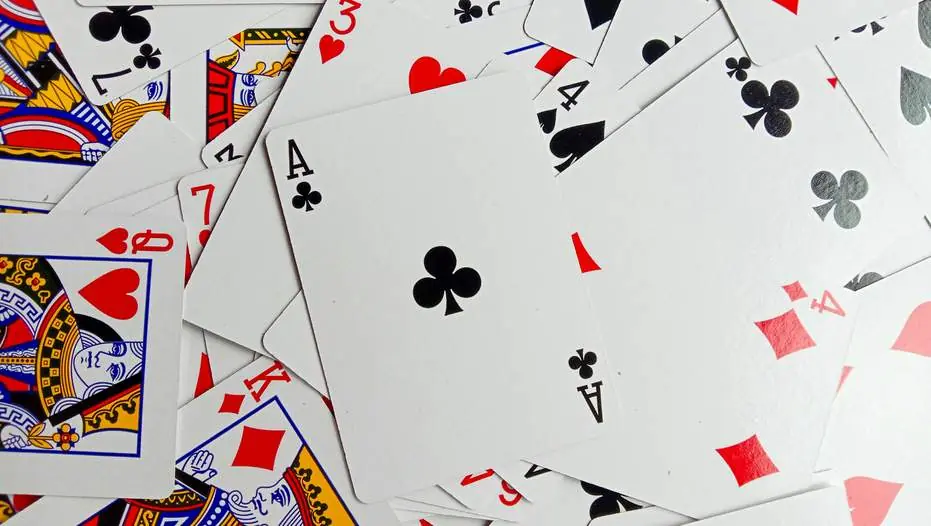 Plinko Casino: Understanding How This Simple Game Works